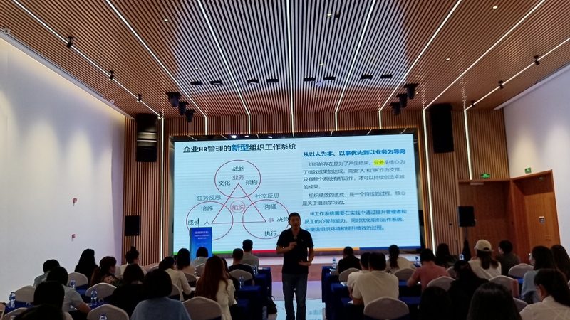 呼叫中心外包：价格构成与决策考量